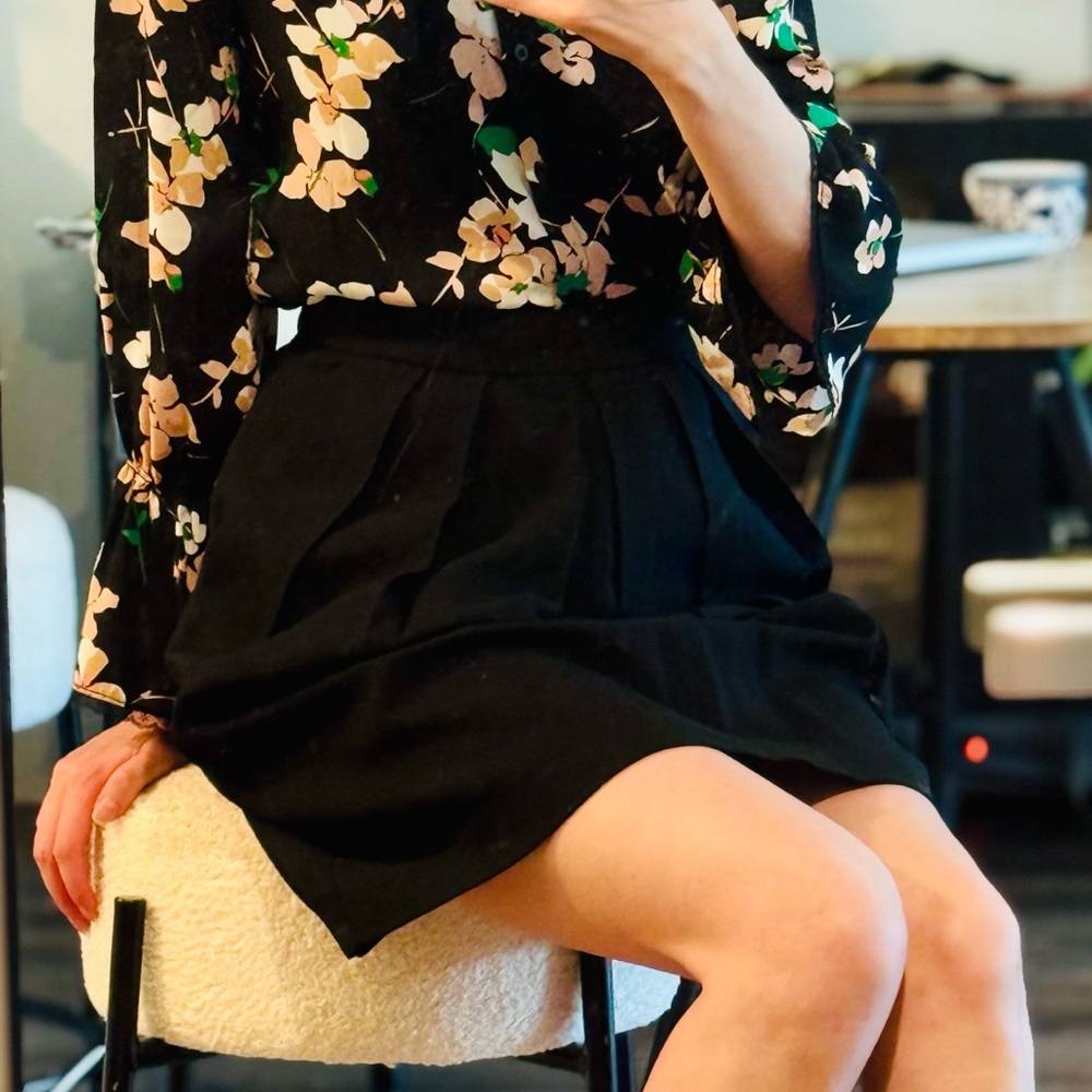 Massimo Dutti Black Skirt with Tailored Pleats